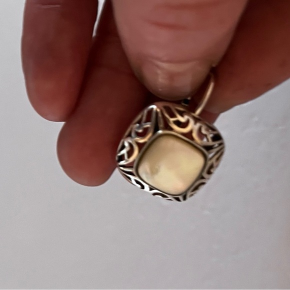 Sterling silver & mother of pearl leaver drop earrings. - Picture 4 of 4